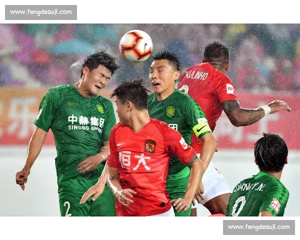 恒大与重庆力帆对决回顾:中超赛场上的攻防博弈与时代印记 恒大与重庆力帆对决回顾:中超赛场上的攻防博弈与时代印记